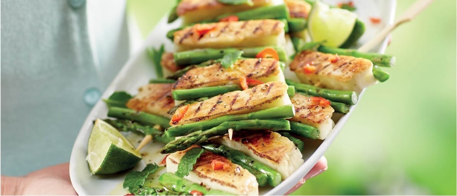 Asparagus and halloumi kebabs